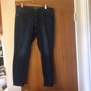 Universal thread dark wash size 14 short